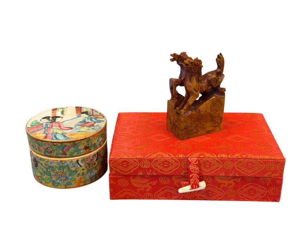 CHINESE ROSE MEDALLION HAND PAINTED PORCELAIN JAR AND CARVED STONE TANG HORSES CHOP SEAL: ROUND ROSE MEDALLION JAR WITH FLORAL AND BUTTERFLY MOTIF WITH GILT ACCENTS, FEATURES IMAGERY OF THREE WOMAN IN A TEMPLE, JAR HAS BEEN PREVIOUSLY REPAIRED, CARVED STONE CHOP SEAL OF TWO GALLOPING