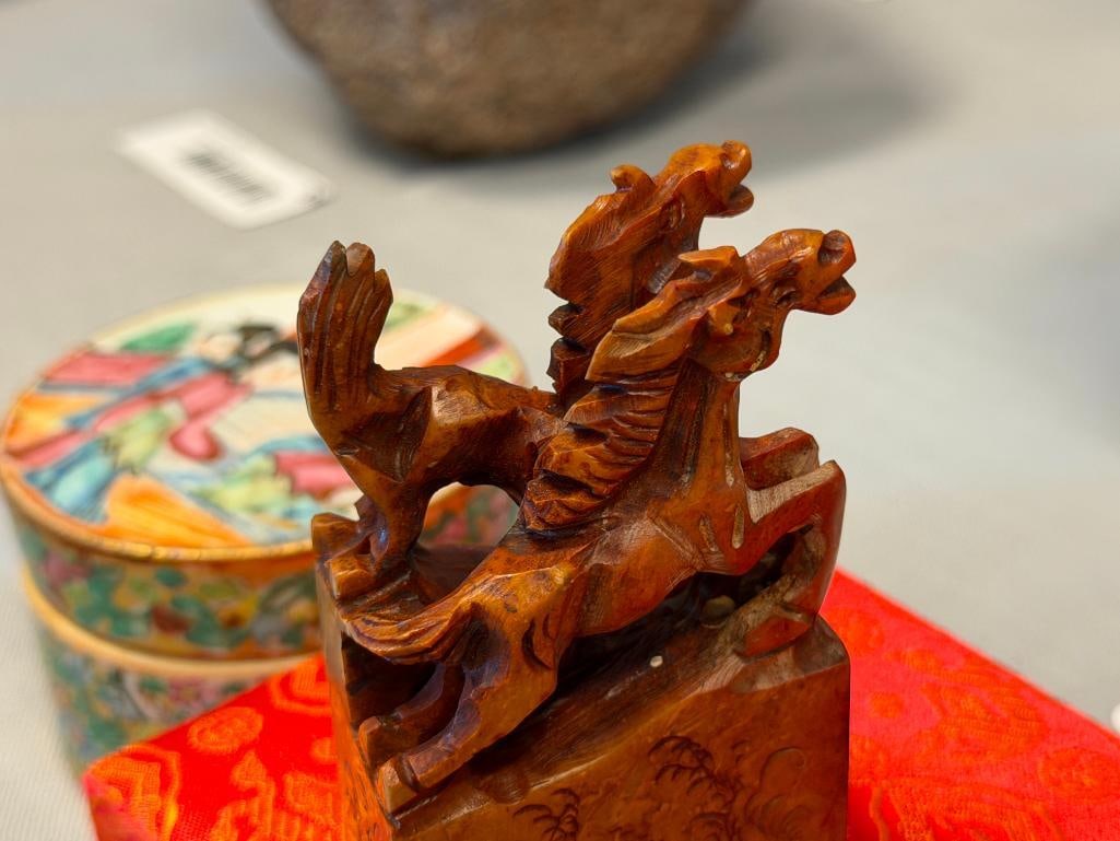 CHINESE ROSE MEDALLION HAND PAINTED PORCELAIN JAR AND CARVED STONE TANG HORSES CHOP SEAL - 5
