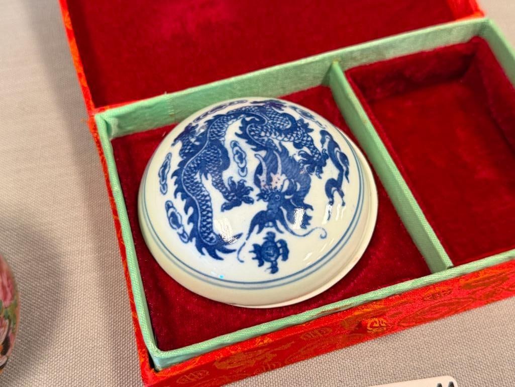 CHINESE ROSE MEDALLION HAND PAINTED PORCELAIN JAR AND CARVED STONE TANG HORSES CHOP SEAL - 9