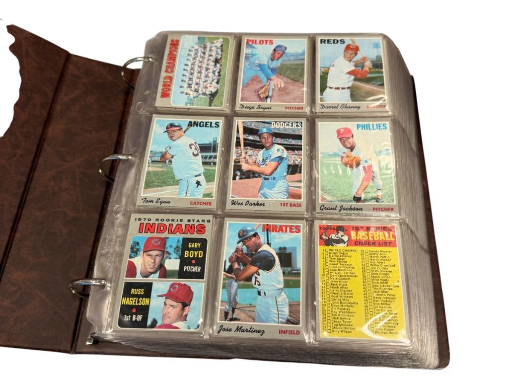 1970 TOPPS BASEBALL CARD SET WITH HALL OF FAMERS AND STARS NEAR COMPLETE: NEAR COMPLETE SET MISSING # 189, 300, 350, 462, 500, 580, 600, 630, 660, 712, FROM THE ESTATE OF A LOCAL RENO, NV DOCTOR AT RENOWN WHO RAN BIG LEAGUE SPORTS MEDICINE BASEBALL CAMP FOR NEARLY 20 Y