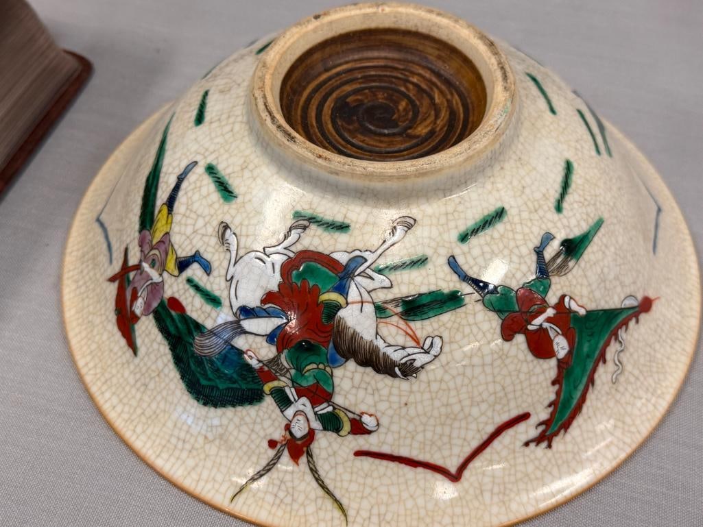LARGE EARLY 20TH CENTURY CHINESE HAND PAINTED WARRIOR BOWL OATMEAL CRACKLE GLAZE - 7