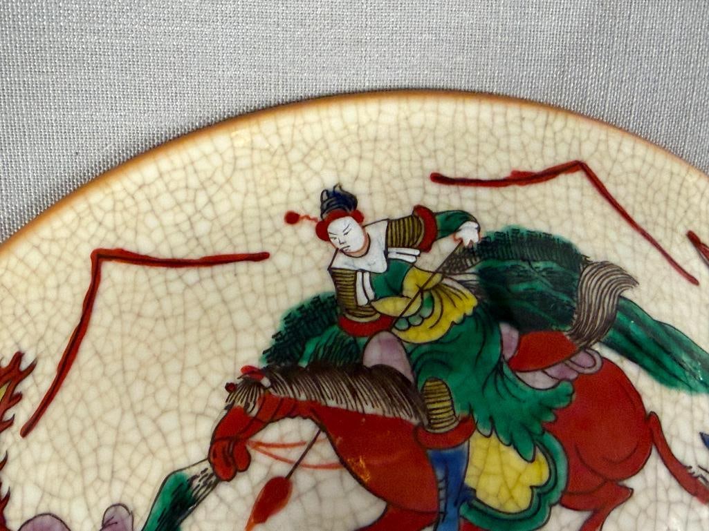 LARGE EARLY 20TH CENTURY CHINESE HAND PAINTED WARRIOR BOWL OATMEAL CRACKLE GLAZE - 8