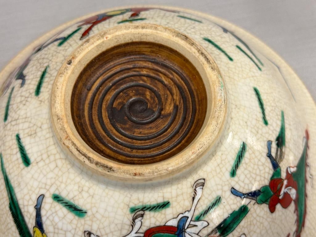 LARGE EARLY 20TH CENTURY CHINESE HAND PAINTED WARRIOR BOWL OATMEAL CRACKLE GLAZE - 9