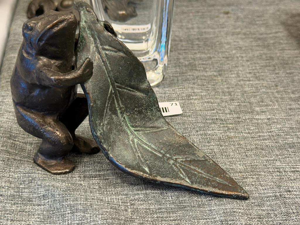 HEAVY CAST IRON FROG AND LEAF DOOR STOP - 2
