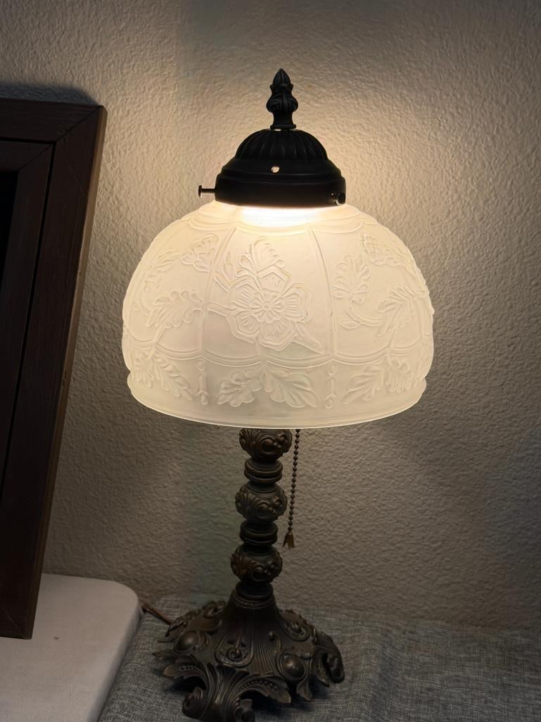DECORATIVE VICTORIAN STYLED BEDSIDE LAMP WITH RELIEF FROSTED GLASS SHADE AND BRONZE FINISH BASE - 5