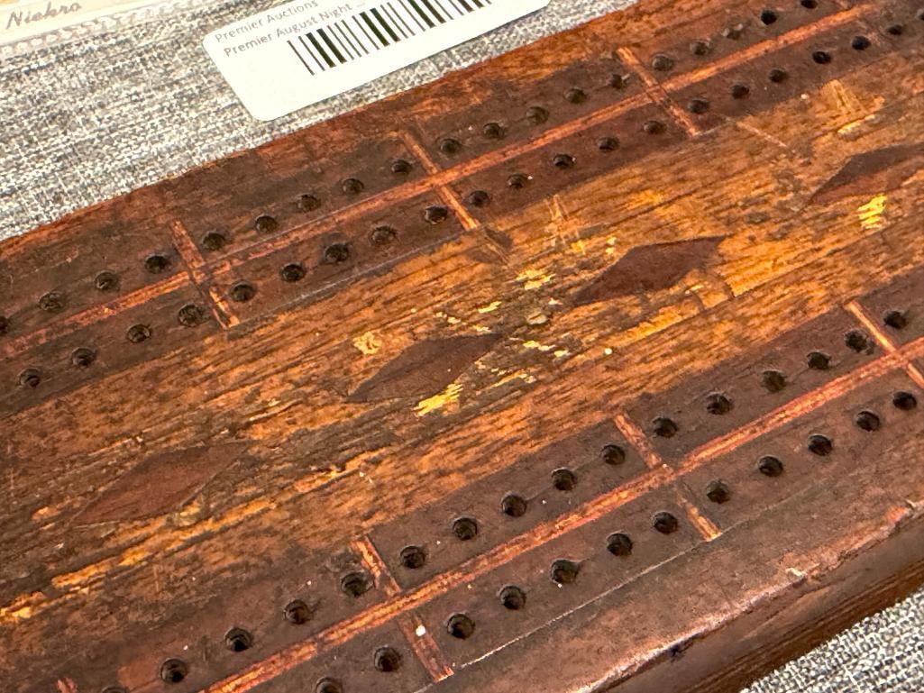 19TH CENTURY HAND CRAFTED OAK CRIBBAGE BOARD WITH DIAMOND DESIGN INLAY - 3