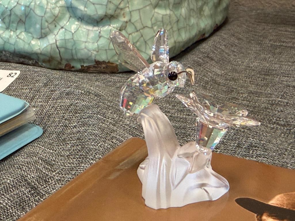 SWAROVSKI CRYSTAL BUMBLEE ON FLOWER FIGURINE NO. 166185 AMONG FLOWERS AND FOLIAGE RETIRED - 4