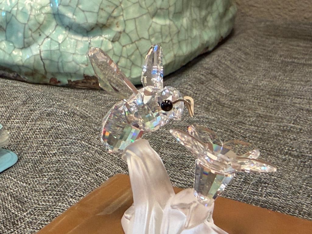 SWAROVSKI CRYSTAL BUMBLEE ON FLOWER FIGURINE NO. 166185 AMONG FLOWERS AND FOLIAGE RETIRED - 5