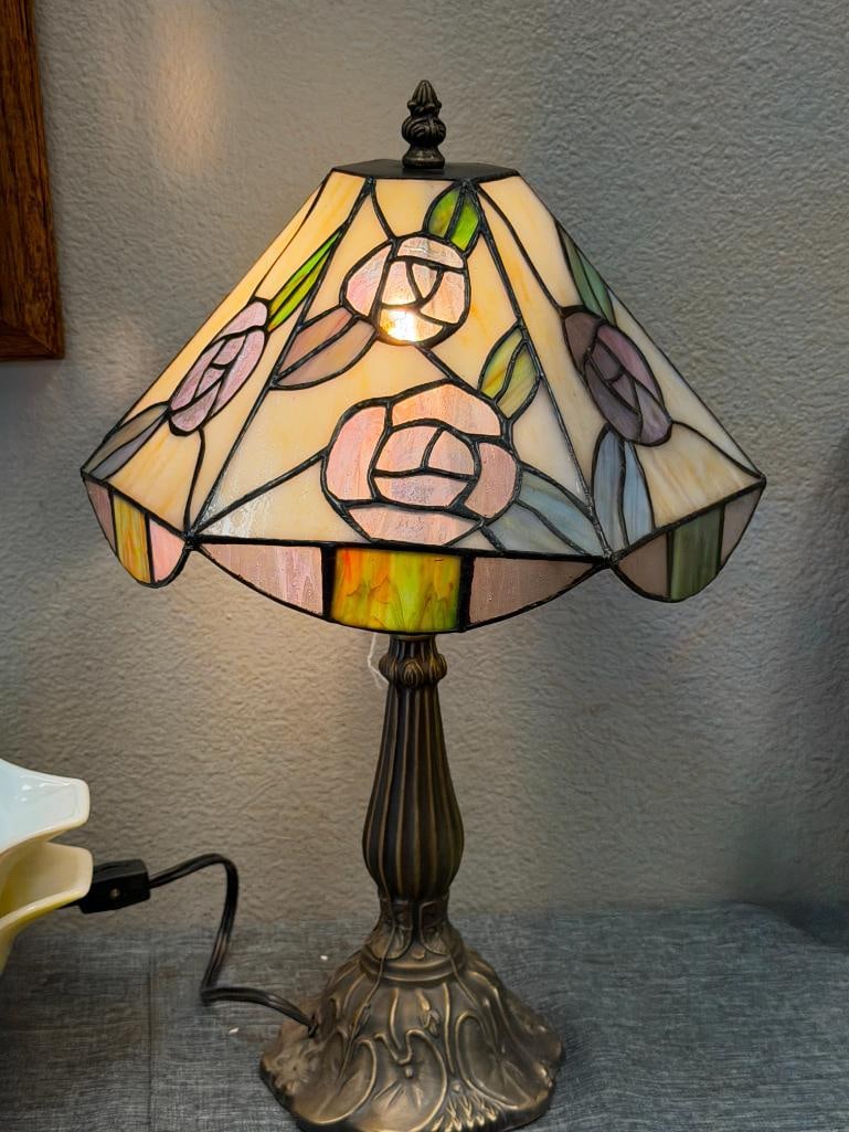 BRONZED TONED METAL LAMP WITH FLORAL STAINED GLASS SHADE - 6