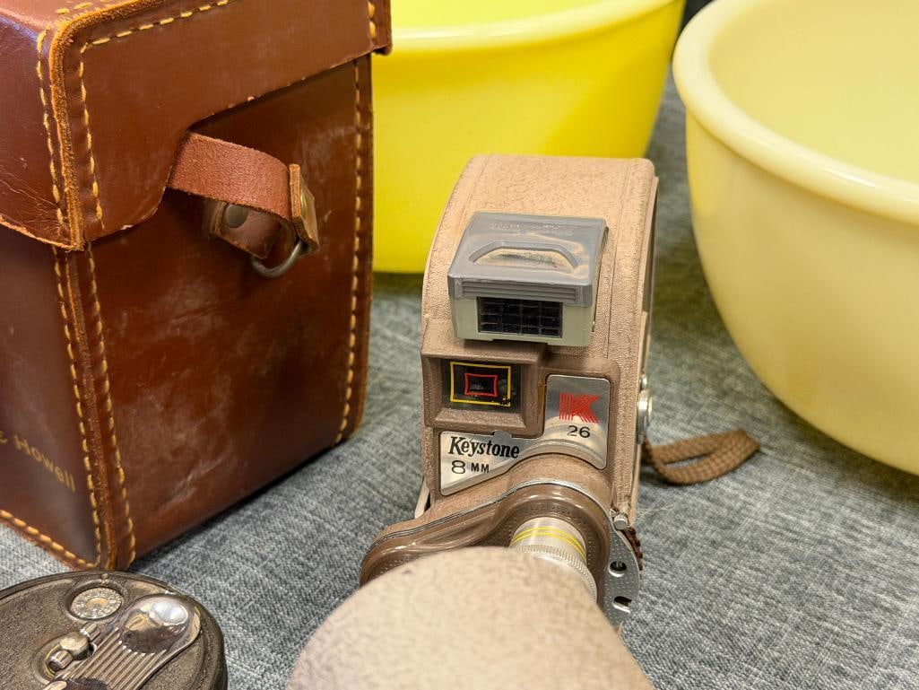 VINTAGE 8MM FILM / MOVIE CAMERAS BELL & HOWELL SUN DIAL 333 AND 134 CAMERA, KEYSTONE K-8 AND K26 - 5