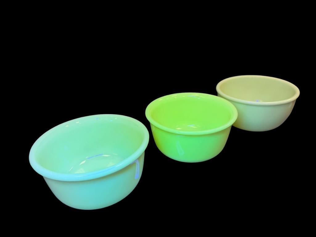 VINTAGE HAMILTON CUSTARD VASELINE GLASS MIXING BOWLS UV REACTIVE (1 of 9)