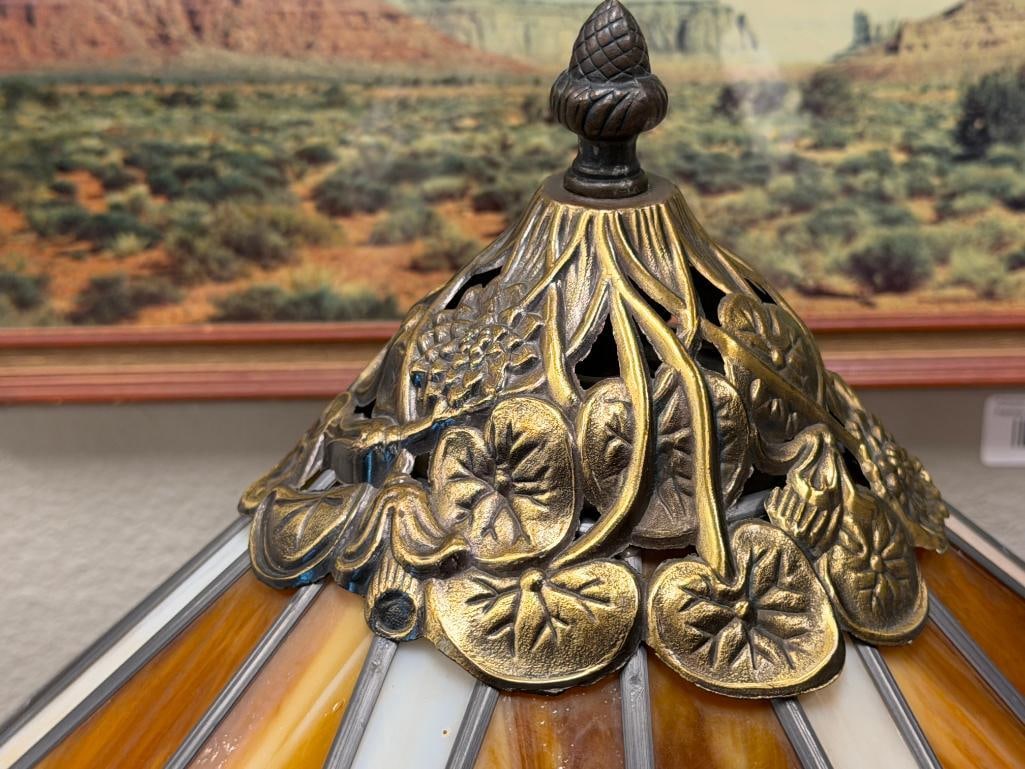 ART NOUVEAU STYLED BRONZE TONED LILY PAD TABLE LAMP WITH AMBER SLAG GLASS SHADE - 4