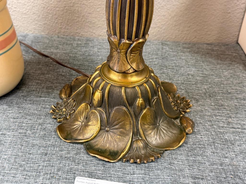 ART NOUVEAU STYLED BRONZE TONED LILY PAD TABLE LAMP WITH AMBER SLAG GLASS SHADE - 6