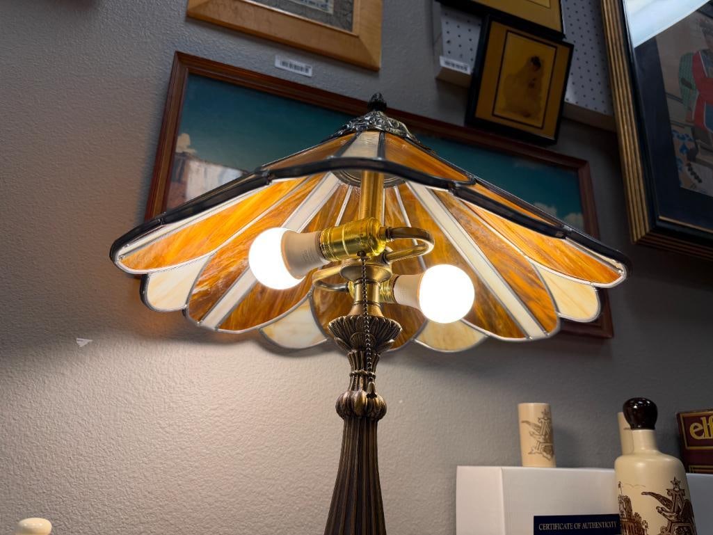 ART NOUVEAU STYLED BRONZE TONED LILY PAD TABLE LAMP WITH AMBER SLAG GLASS SHADE - 9