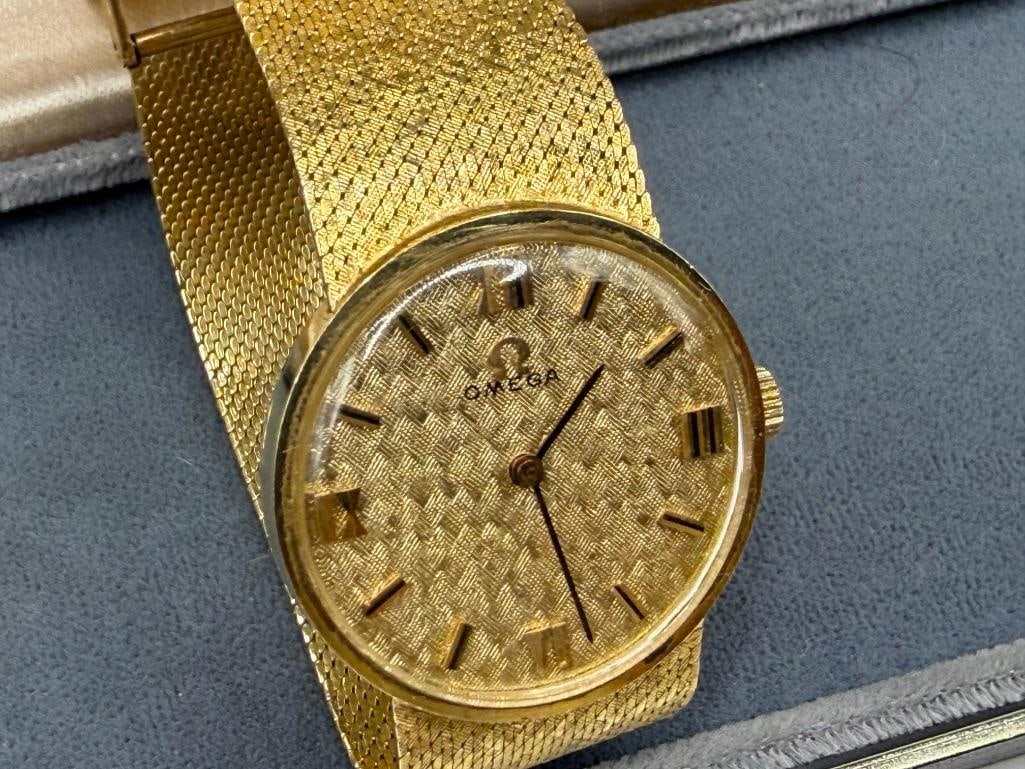 VINTAGE 14K YELLOW GOLD CASE AND BAND 1960'S-70'S OMEGA 620 17 JEWEL SUPERFLAT MOVEMENT WRISTWATCH - 4