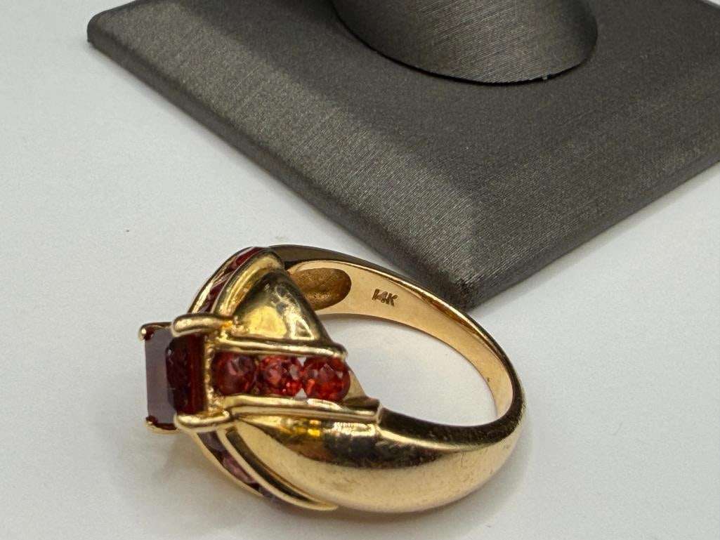 14K YELLOW GOLD DESIGNER SIGNED PRINCESS CUT GARNET FASHION RING - 7