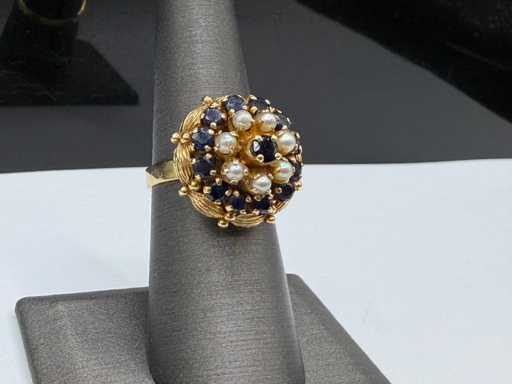 14K YELLOW GOLD DESIGNER HALLMARKED ROUND CUT BLUE SAPPHIRE AND SEED PEARL COCKTAIL RING - 3