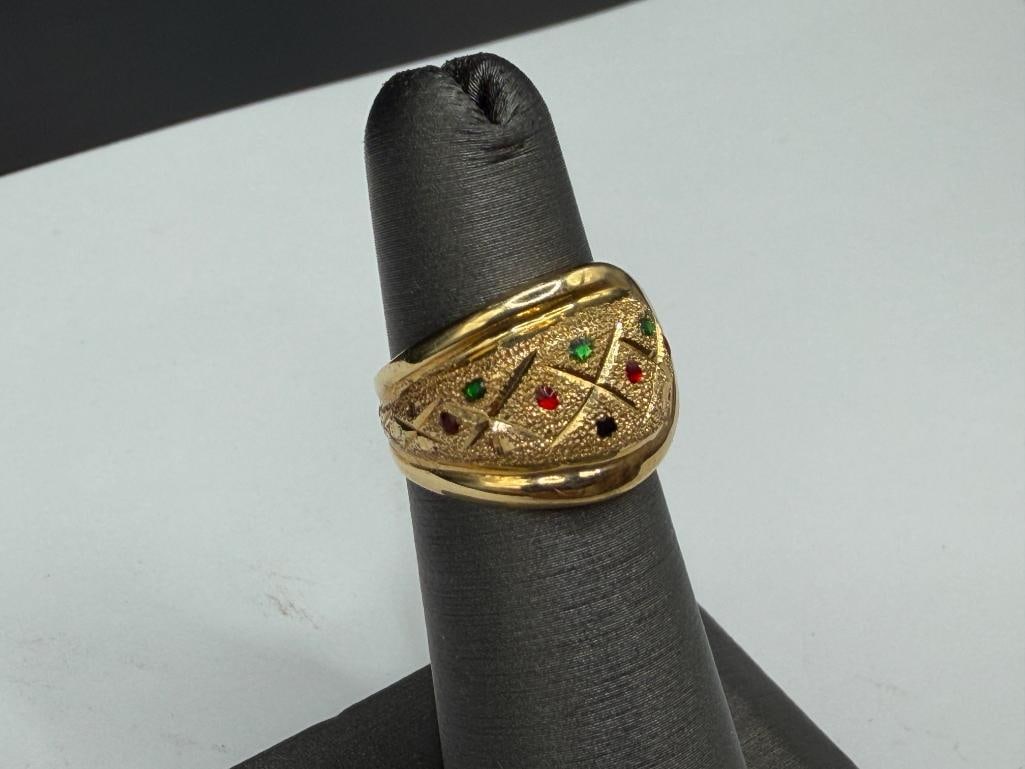 14K YELLOW GOLD DOME FASHION RING FEATURING STIPPLED TEXTURE AND COLORED ENAMELED ACCENTS - 2
