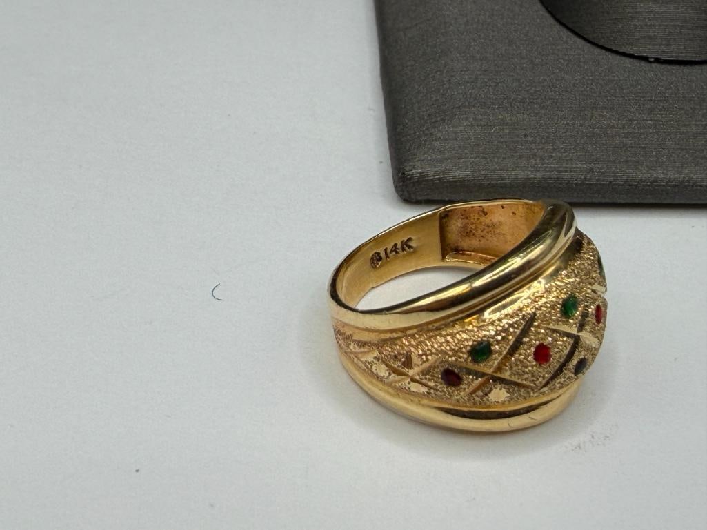 14K YELLOW GOLD DOME FASHION RING FEATURING STIPPLED TEXTURE AND COLORED ENAMELED ACCENTS - 5