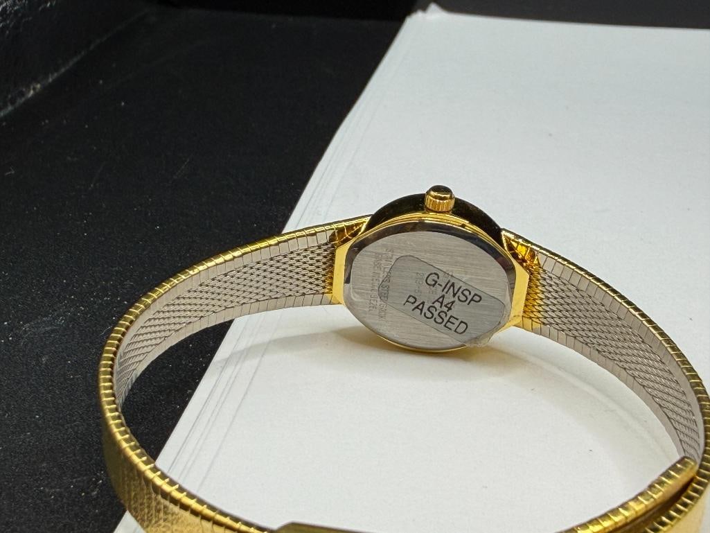 VINTAGE GRUEN LADIES QUARTZ GOLD TONE WRISTWATCH - 7