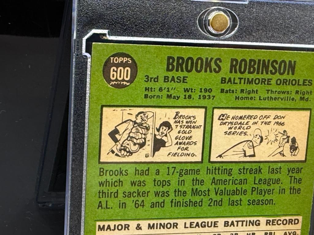 1967 TOPPS #600 BROOKS ROBINSON BASEBALL CARD - 9