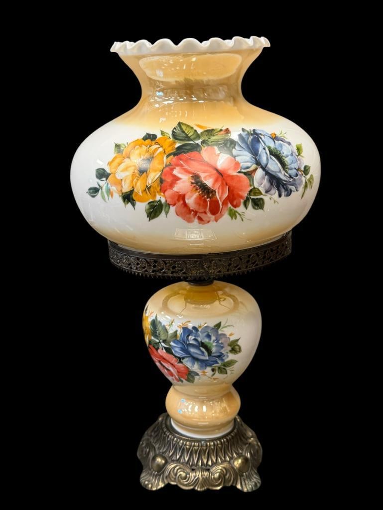 VINTAGE GONE WITH THE WIND PARLOR TABLE LAMP WITH TRANSFER DECORATED LUSTER GLASS SHADE AND FONT (1 of 12)