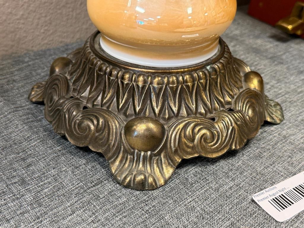VINTAGE GONE WITH THE WIND PARLOR TABLE LAMP WITH TRANSFER DECORATED LUSTER GLASS SHADE AND FONT - 9