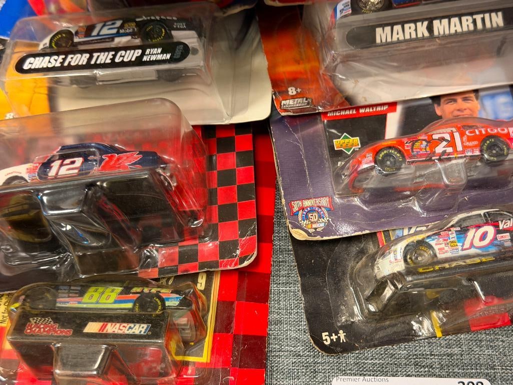 RACING CHAMPIONS, WINNER'S CORNER, HOTWHEELS RACING 1/64 DIE-CAST NASCAR TOY CARS - 10
