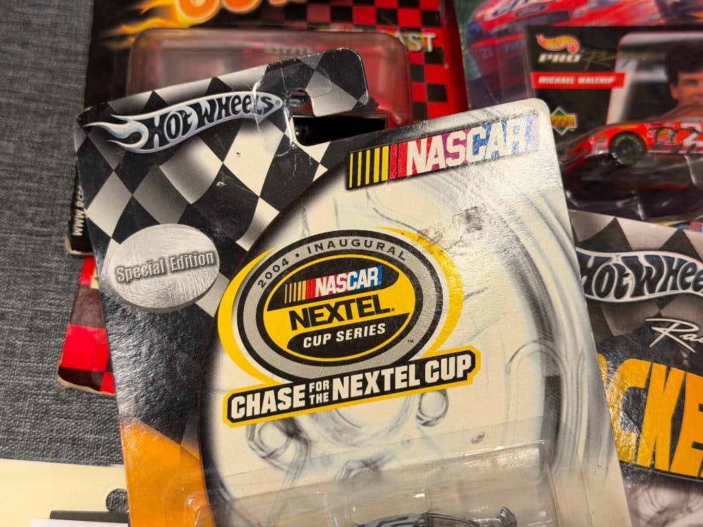 RACING CHAMPIONS, WINNER'S CORNER, HOTWHEELS RACING 1/64 DIE-CAST NASCAR TOY CARS - 15