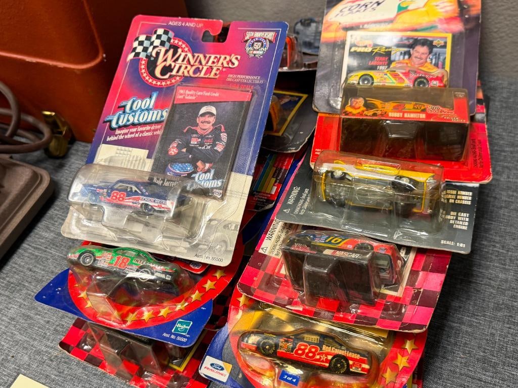 RACING CHAMPIONS, WINNER'S CORNER, HOTWHEELS RACING 1/64 DIE-CAST NASCAR TOY CARS - 2