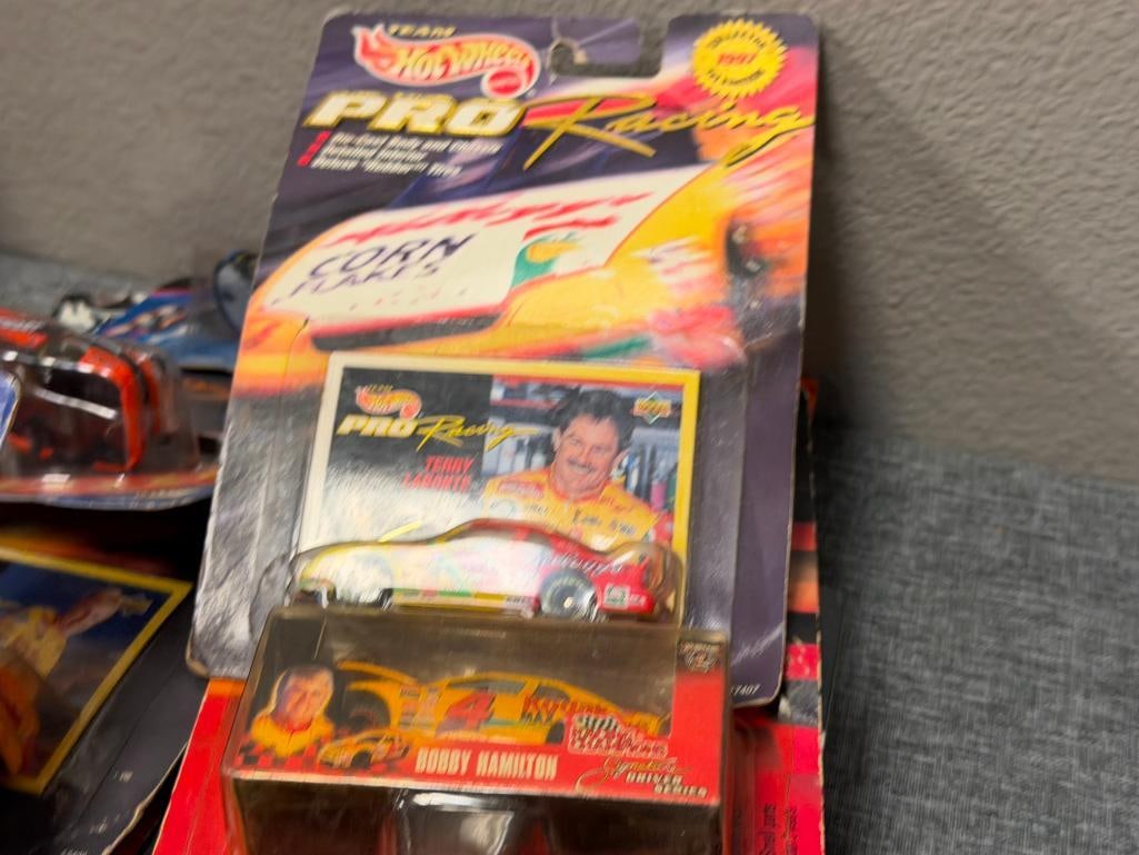 RACING CHAMPIONS, WINNER'S CORNER, HOTWHEELS RACING 1/64 DIE-CAST NASCAR TOY CARS - 4