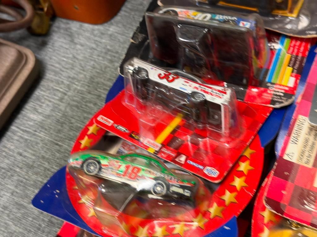RACING CHAMPIONS, WINNER'S CORNER, HOTWHEELS RACING 1/64 DIE-CAST NASCAR TOY CARS - 6