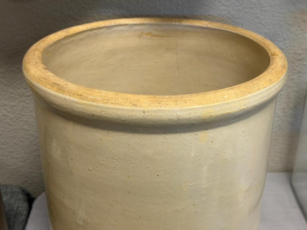 VINTAGE STONEWARE POTTERY CROCK 2 GALLON CAPACITY - 2