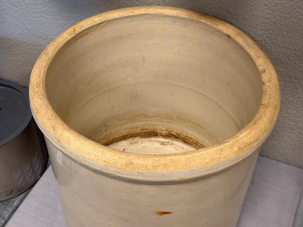VINTAGE STONEWARE POTTERY CROCK 2 GALLON CAPACITY - 4