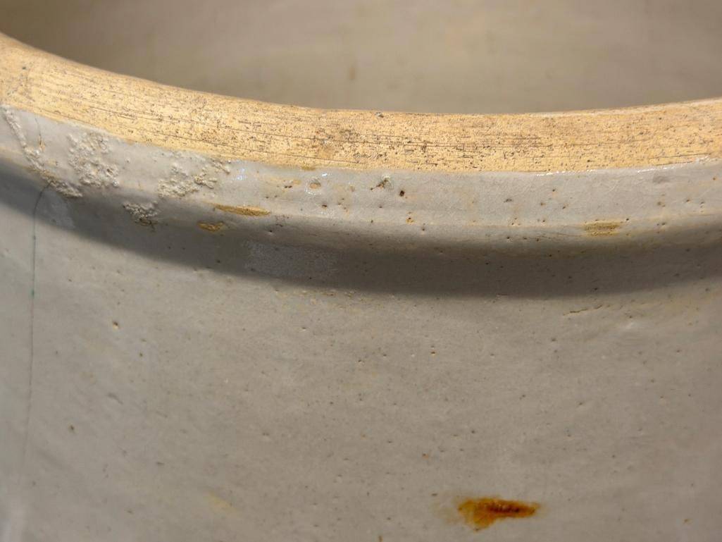 VINTAGE STONEWARE POTTERY CROCK 2 GALLON CAPACITY - 5
