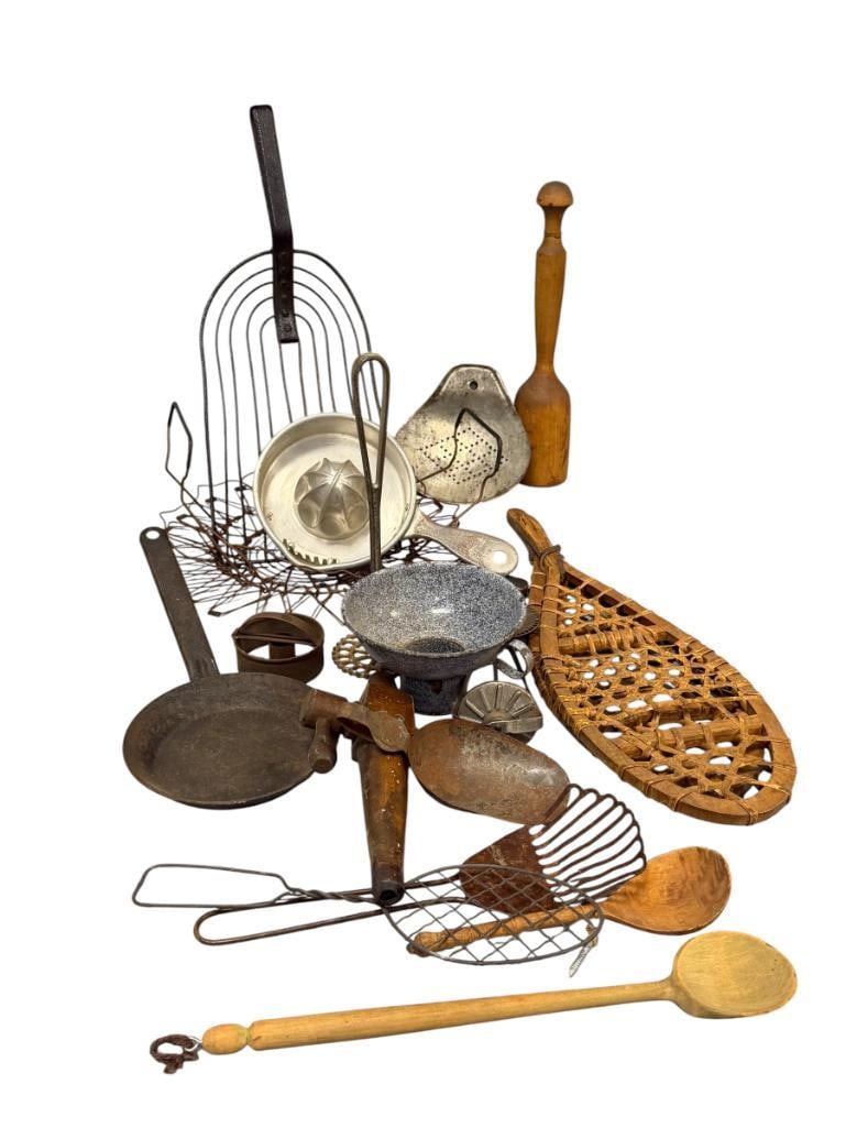 COLLECTION OF VINTAGE AND ANTIQUE KITCHEN GADGETS EGG BASKET, TIN SCOOPS, TIN PAN, REAMER (1 of 10)