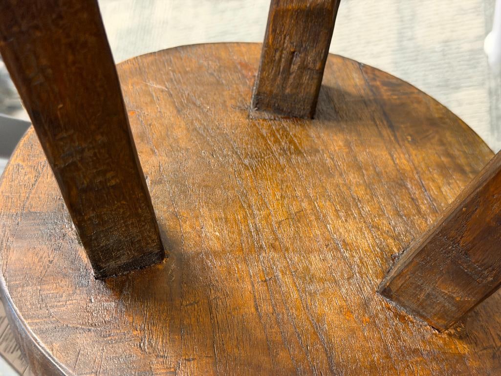 THREE-LEGGED STOOL WITH ROUND TOP DARK FINISH WITH CARVED LOOK TOP - 5