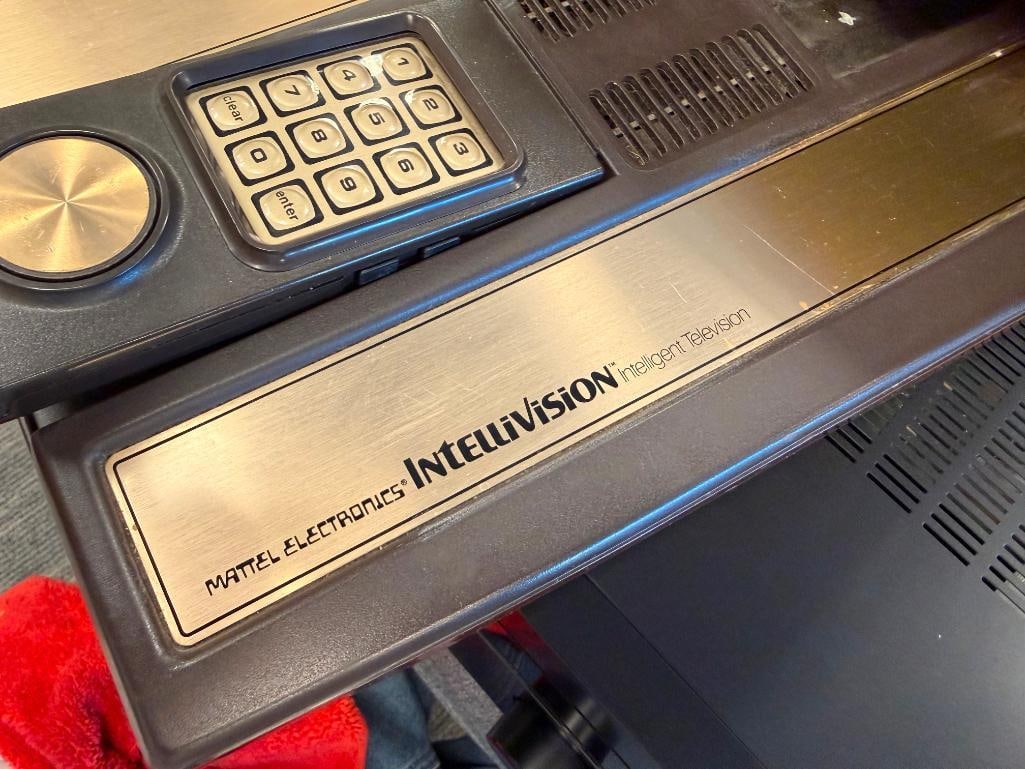 MATTEL INTELLIVISION RETRO GAME MODEL 2609A WITH SIMCYCEL GAMEBOX WITH ORIGINAL BOX - 8