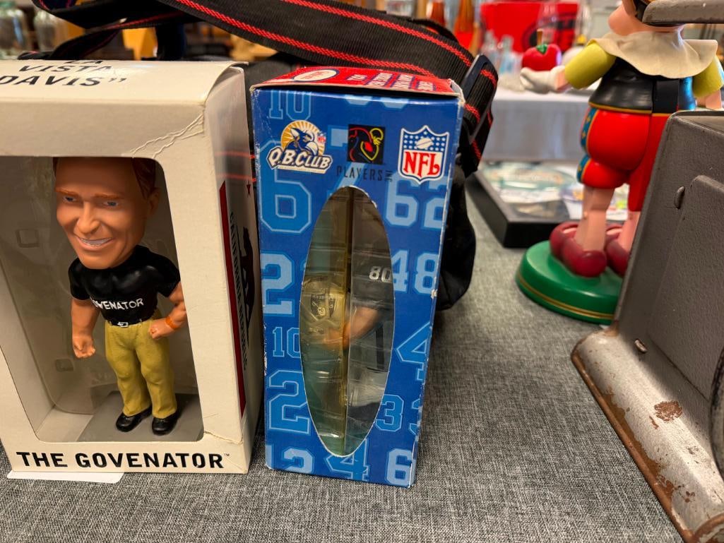 THE GOVENATOR HASTA LA VISTA DAVIS AND JERRY RICE BOBBLE HEAD DOLLS - 11