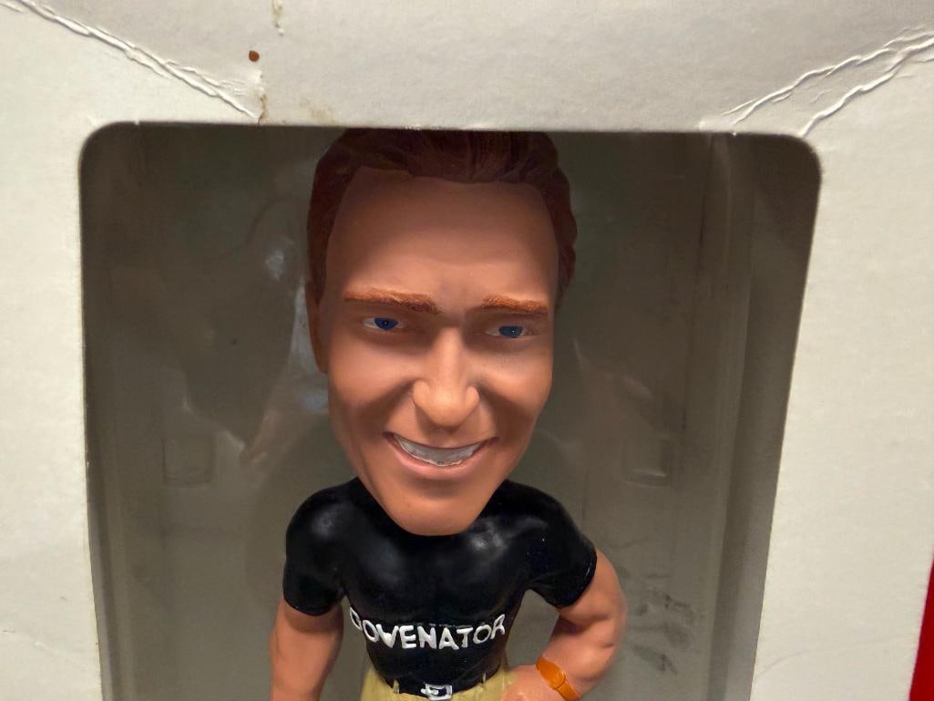 THE GOVENATOR HASTA LA VISTA DAVIS AND JERRY RICE BOBBLE HEAD DOLLS - 3