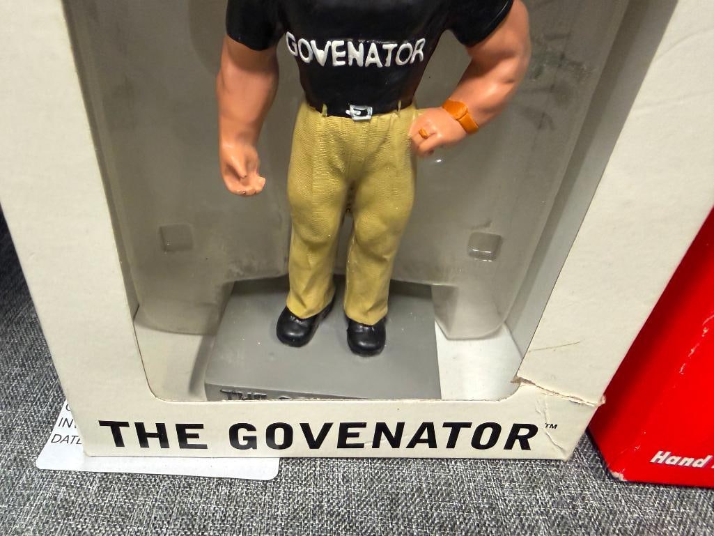 THE GOVENATOR HASTA LA VISTA DAVIS AND JERRY RICE BOBBLE HEAD DOLLS - 5