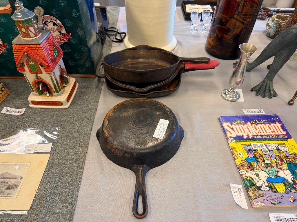 VINTAGE GRISWOLD 699 CAST IRON SKILLET PLUS THREE ADDITIONAL CAST IRON SKILETS - 2
