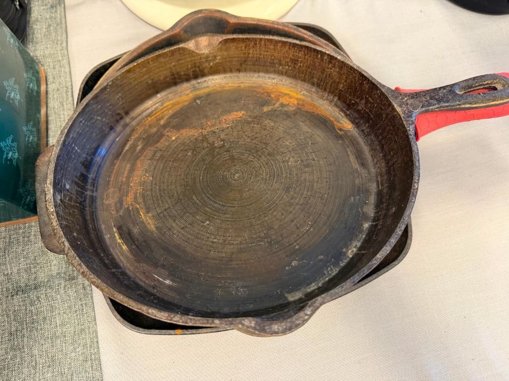 VINTAGE GRISWOLD 699 CAST IRON SKILLET PLUS THREE ADDITIONAL CAST IRON SKILETS - 8