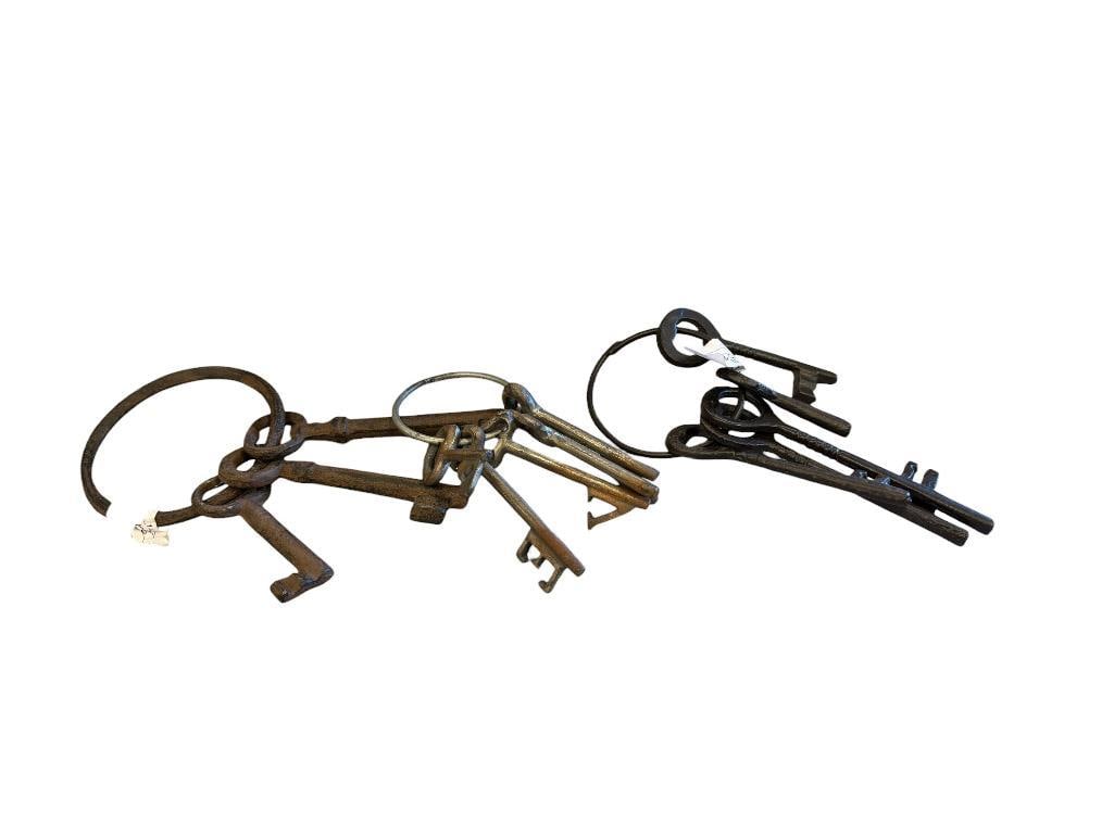 DECORATIVE IRON AND CAST IRON SKELETON KEYS ON KEY RINGS (1 of 12)