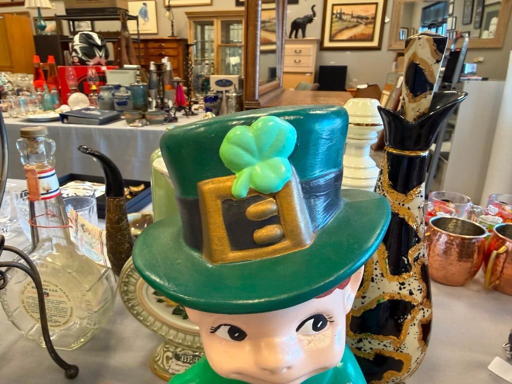 PAINTED CERAMIC LEPRECHAUN FIGURINE - 5