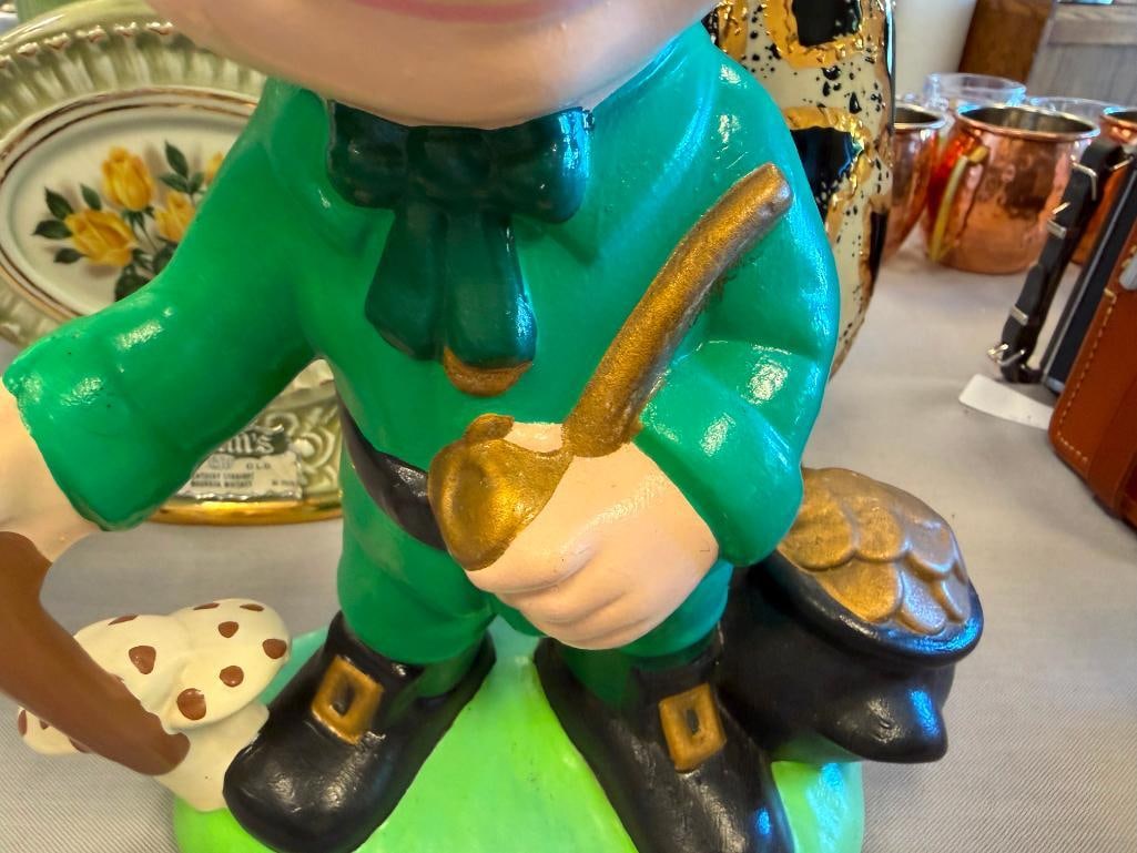 PAINTED CERAMIC LEPRECHAUN FIGURINE - 9