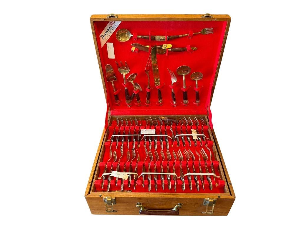 THAI SIAM BROMZE AND TEAK FLATWARE SET 12 PIECE SETTING FOR 12 WITH SERVING UTENSILS J.Q. HALLMARK (1 of 17)