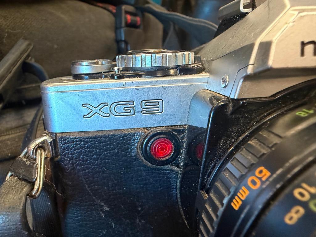 VINTAGE MINOLTA XG 9 AND PENTAX A3000 SLR 35 MM FILM CAMERAS - 5