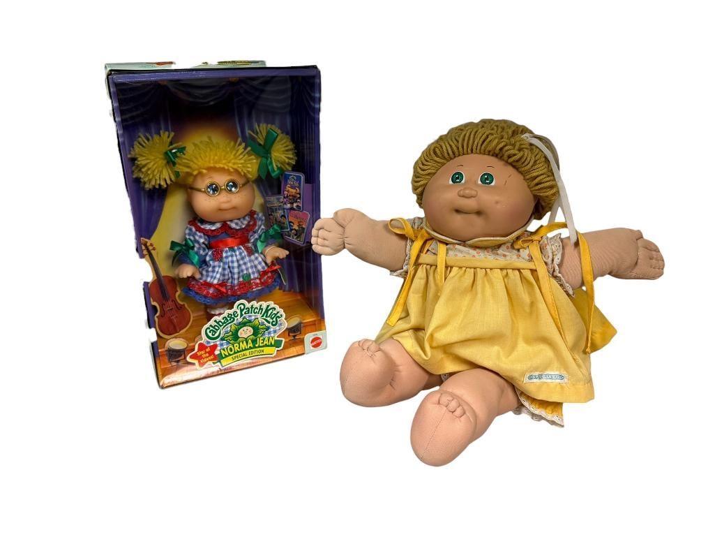 CABBAGE PATCH DOLL AND NORMA JEAN SPECIAL EDITION CABBAGE PATCH DOLL IN ORIGINAL BOX BY MATTEL (1 of 14)