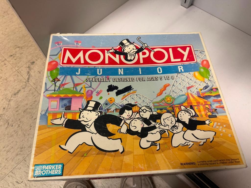 THREE VINTAGE BOARD GAMES INCLUDING MILTON BRADLEY GO TO THE HEAD OF THE CLASS NEW SERIES 17 AND 19 - 14